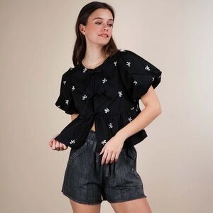 New Very J Embroidered Bow Babydoll Top Ribbon Tie Front Puff Sleeves Coquette S